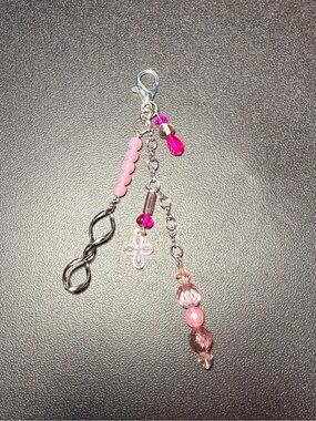 ✨Handmade✨Pink Beaded Dangle Charm Keyring
